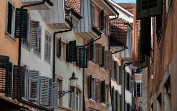 Les avantages d'un volet en composite sur mesure