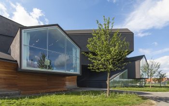 Rénovation de fenêtres : comment choisir entre le PVC et l'aluminium ?