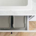 Poubelles encastrables : la solution pratique pour une cuisine épurée