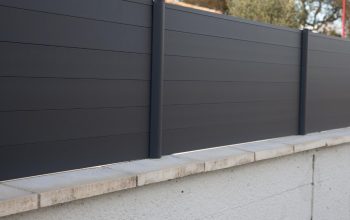 Les critères à considérer pour l'installation de clôtures rigides gris anthracite